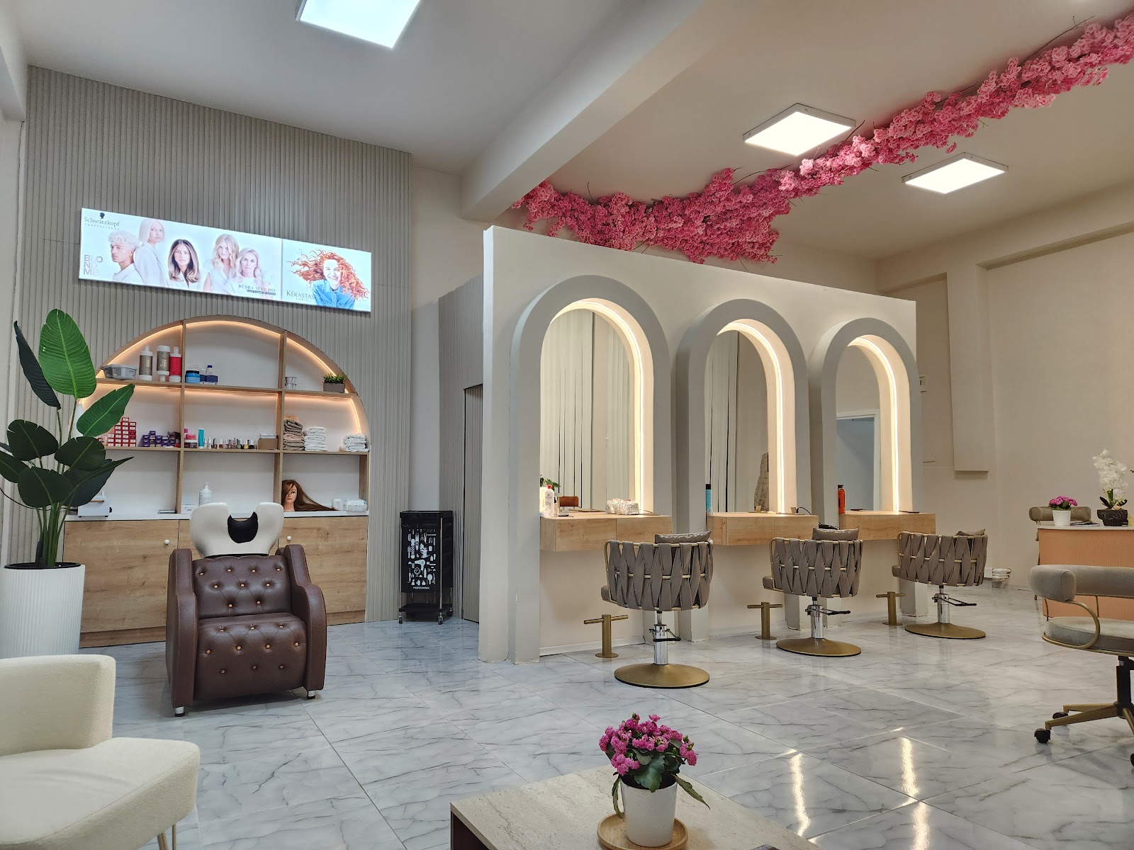 BÜŞRA AYYILDIZ | Hair & Makeup Studio Bayan Kuaförü