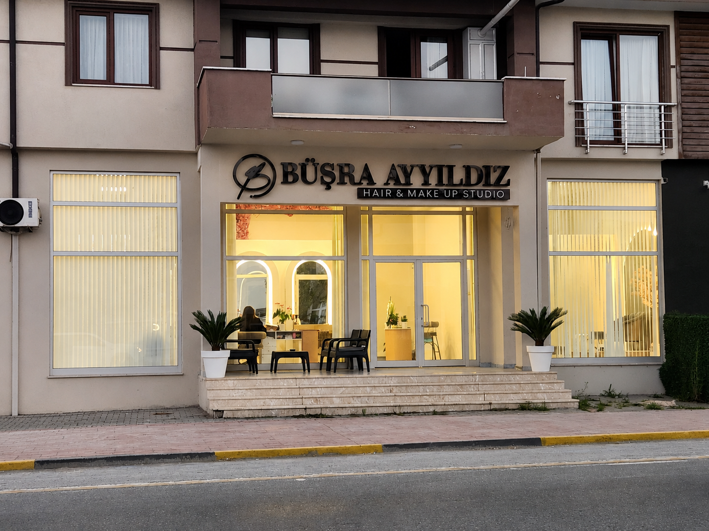 Büşra Ayyıldız | Hair & Makeup Studio Bayan Kuaförü kır düğünü mekanı — Serdivan